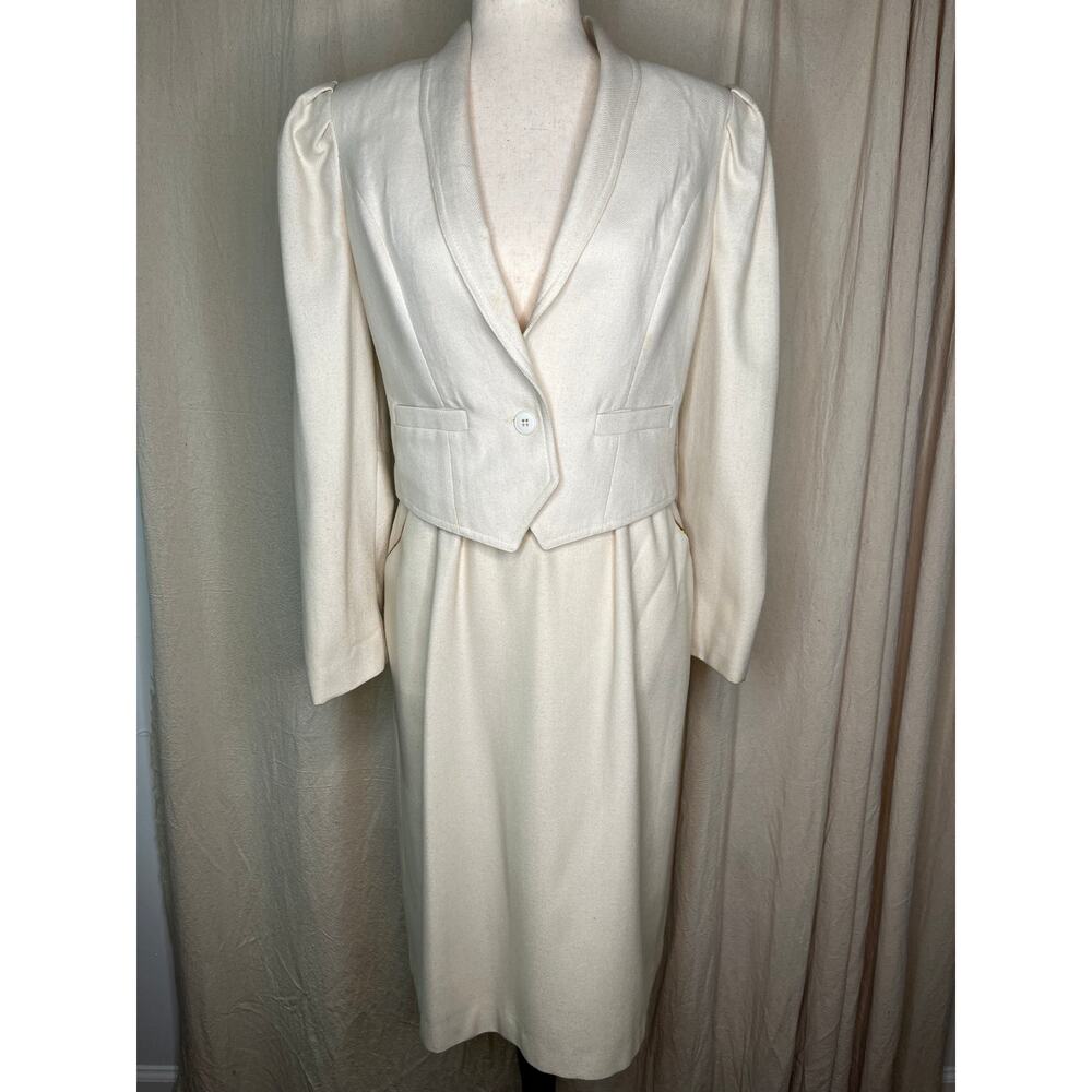 1980s Wool Ivory Minimalist Corporate Wedding Event Cropped Blazer Skirt Set S